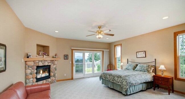 Building Photo - Beautiful 4 Bedroom Home