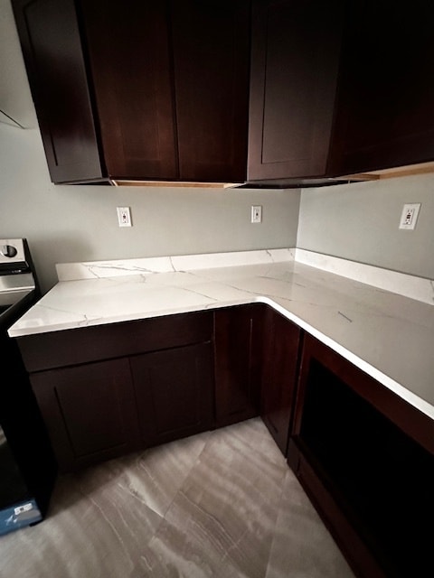 Kitchen - 5897-5901 US-9