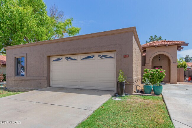 Primary Photo - 321 E Aspen Way