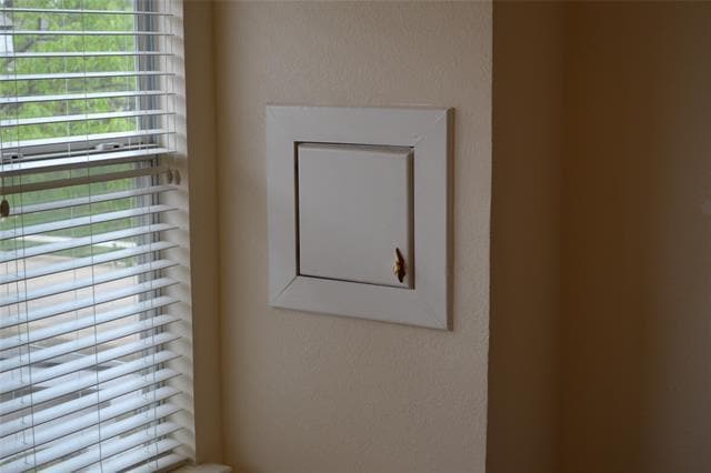 Building Photo - 2440 Deer Horn Dr