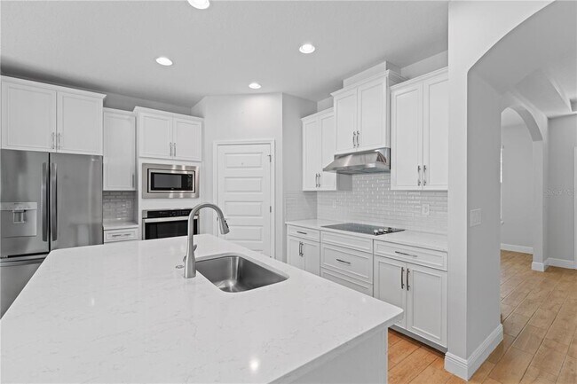 Building Photo - 15537 Mango Isle St