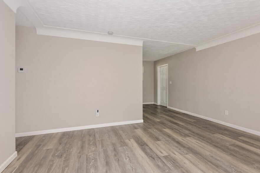 Building Photo - 26 Moorland Dr