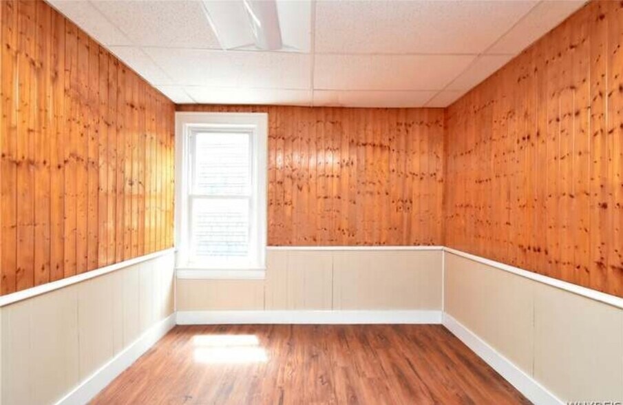 Building Photo - 28 Red Jacket Pky