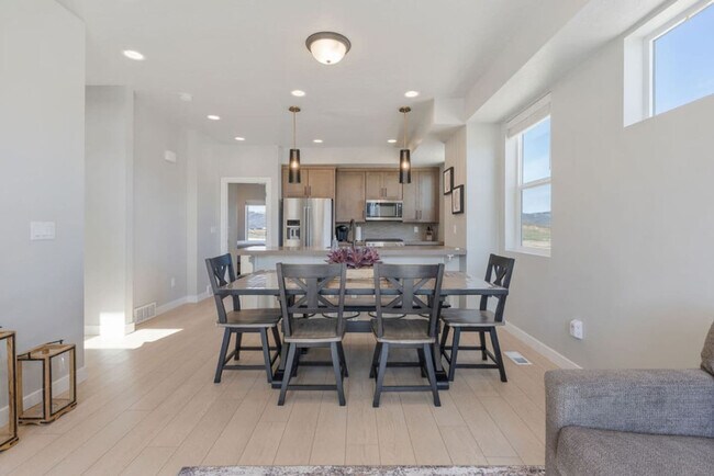 Building Photo - 6727 Purple Poppy Ln