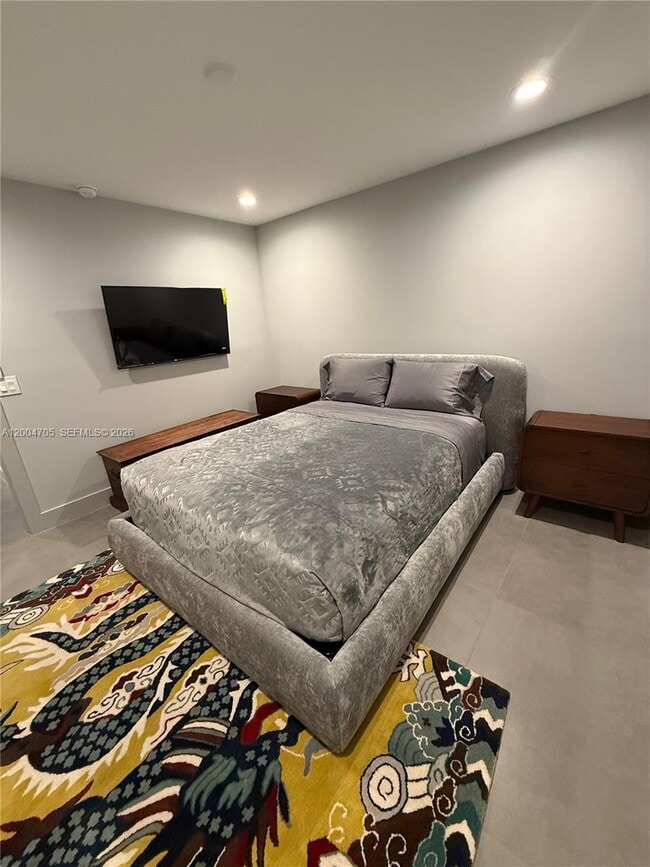 Building Photo - 1304 Stratford St