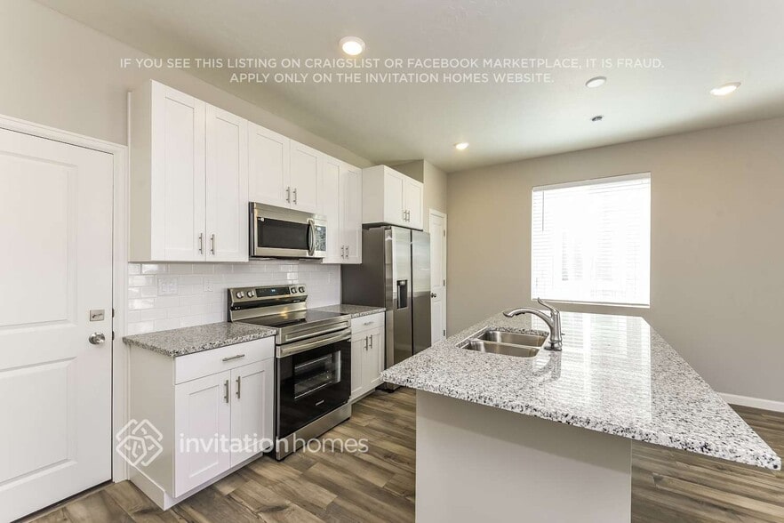 Building Photo - 108 N Riverside Dr