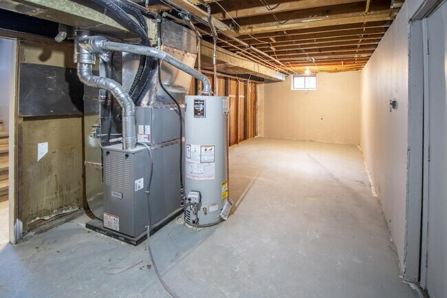 Building Photo - 2826 Bryan Ave