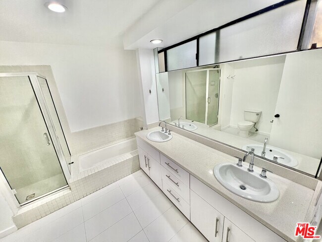 Building Photo - 1600 Camden Ave