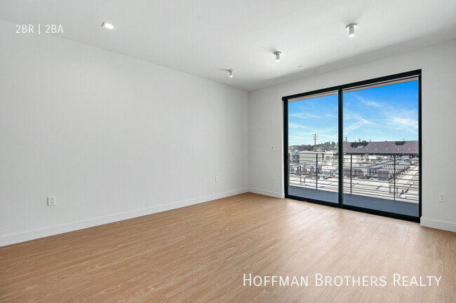 Building Photo - 3686 Overland Ave
