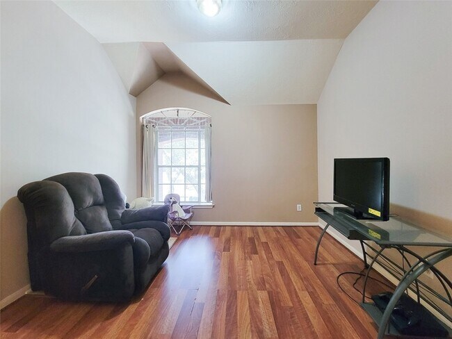 Building Photo - 8002 Weeping Willow Pl