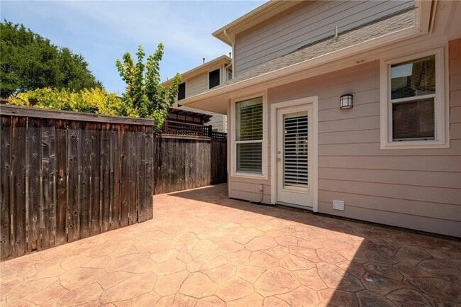 Building Photo - 2614 Kinney Oaks Ct