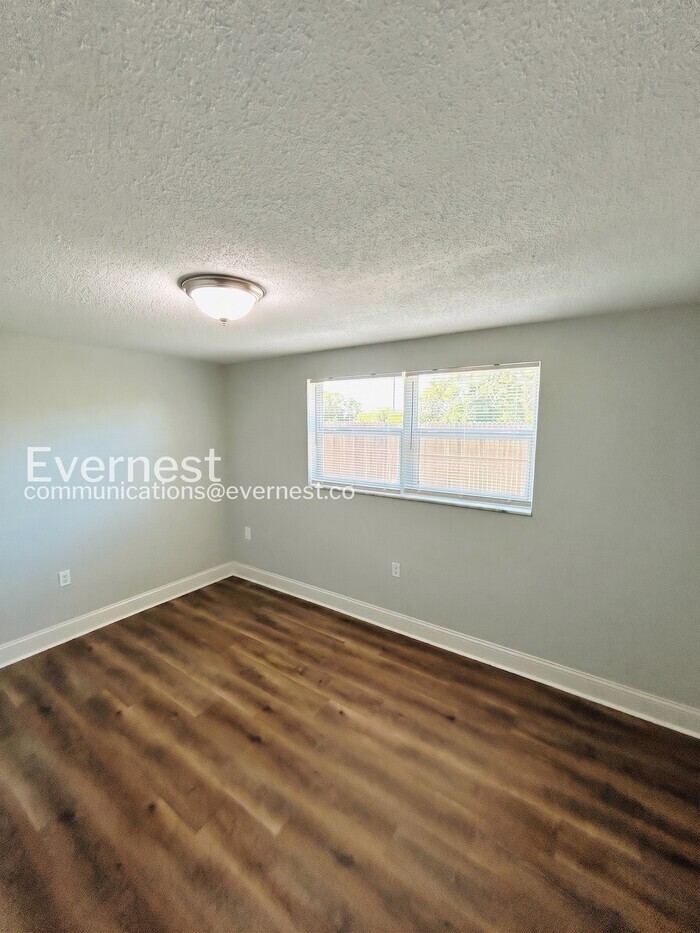 Building Photo - 1649 Dartmouth Dr