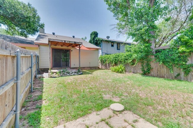 Building Photo - 13341 Water Oak Ln