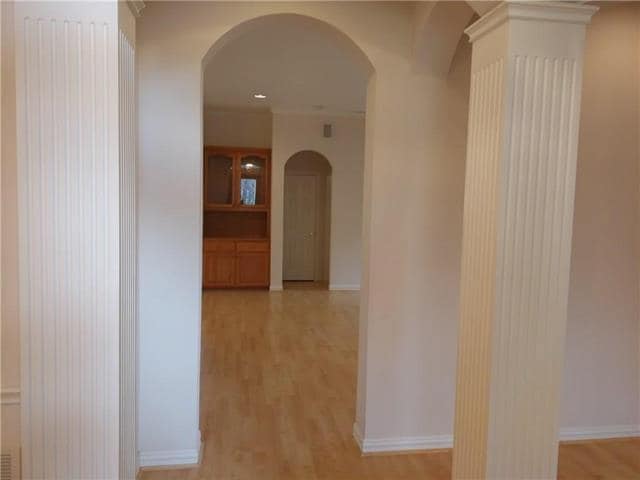 Building Photo - 609 Sunningdale