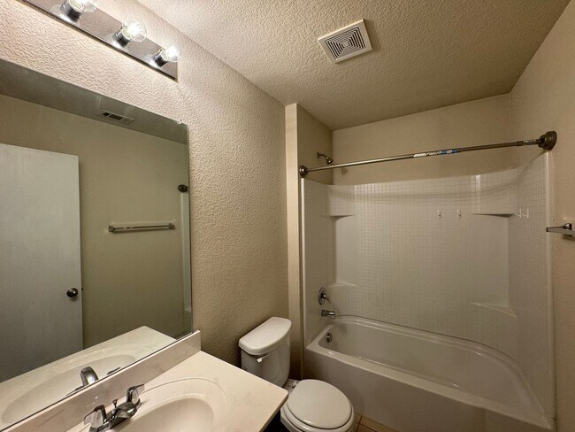 Building Photo - House for Lease in Sherman
