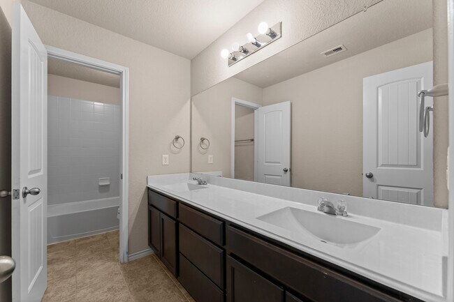 Building Photo - 18002 Sonora Brook Ln