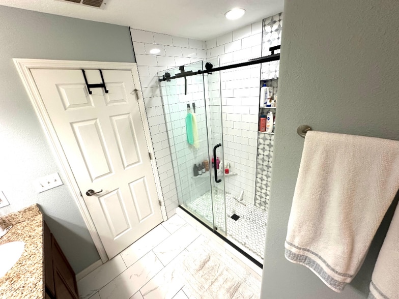 Building Photo - 7041 Beauhaven Ct