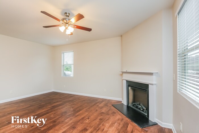 Building Photo - 3106 Silver Dale Ln