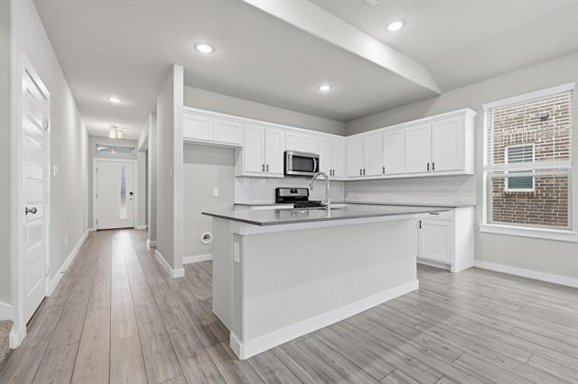 Building Photo - 2320 Spring Side Dr