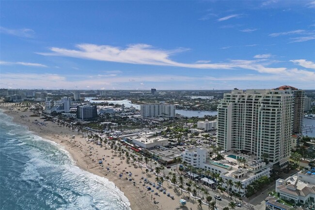 Building Photo - 101 S Fort Lauderdale Beach Blvd