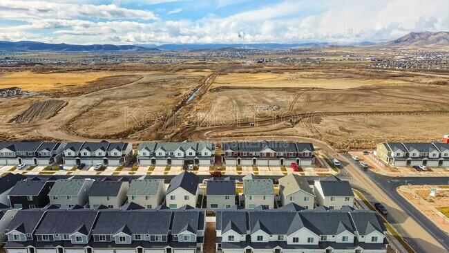 Building Photo - 522 N Scuttlebutt Ln