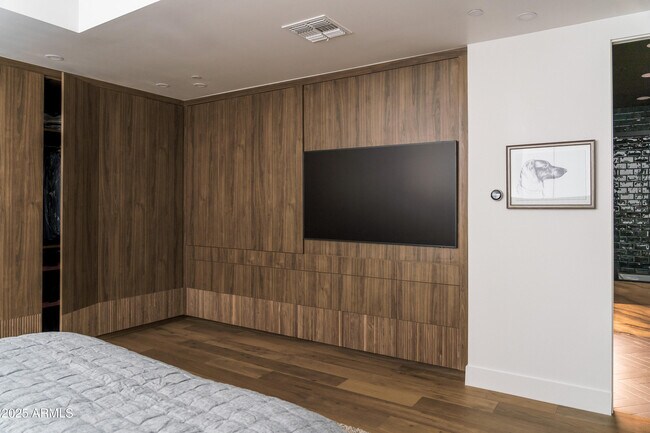 Building Photo - 4747 N Scottsdale Rd