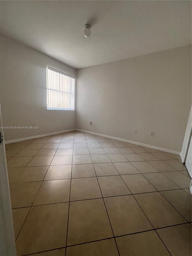 Building Photo - 6340 NW 114th Ave