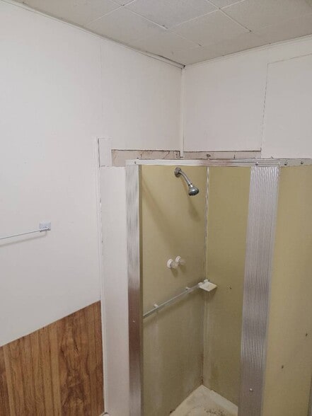 Building Photo - 547 Niagara St