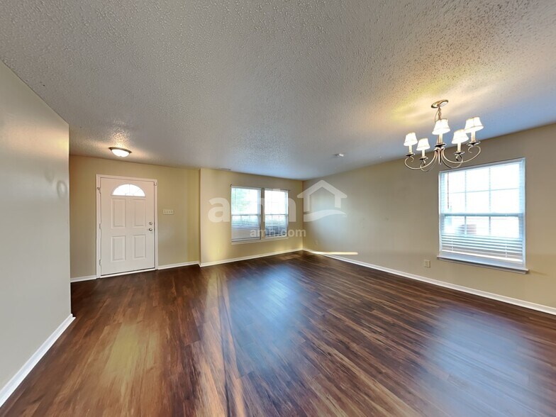 Building Photo - 10621 Inspiration Dr