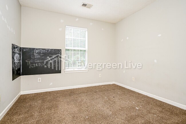 Building Photo - 100 Cody Dr