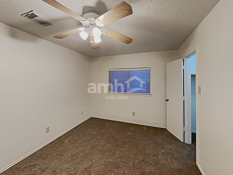 Building Photo - 8334 Tavern Pt