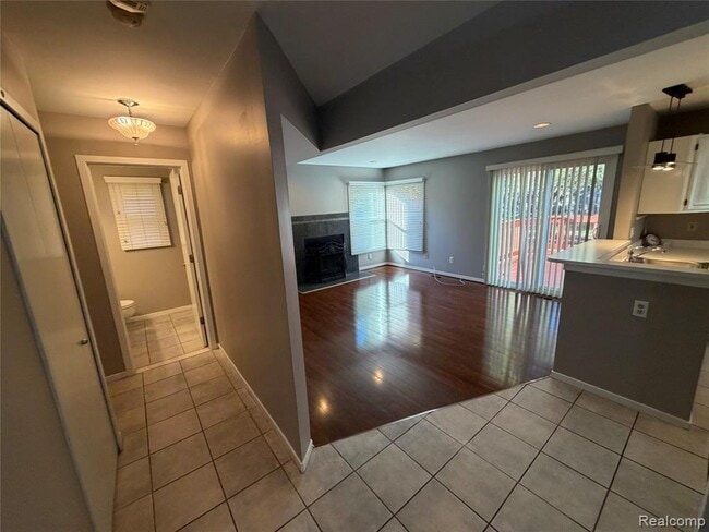 Building Photo - 39588 Squire Rd