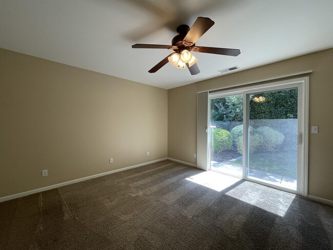 Building Photo - 345 Denali Dr