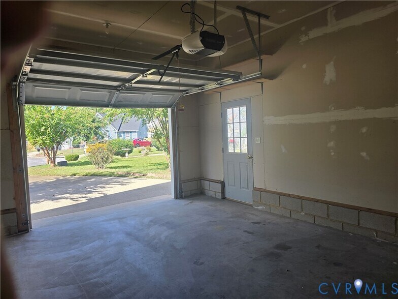 Building Photo - 5607 Jessup Station Pl