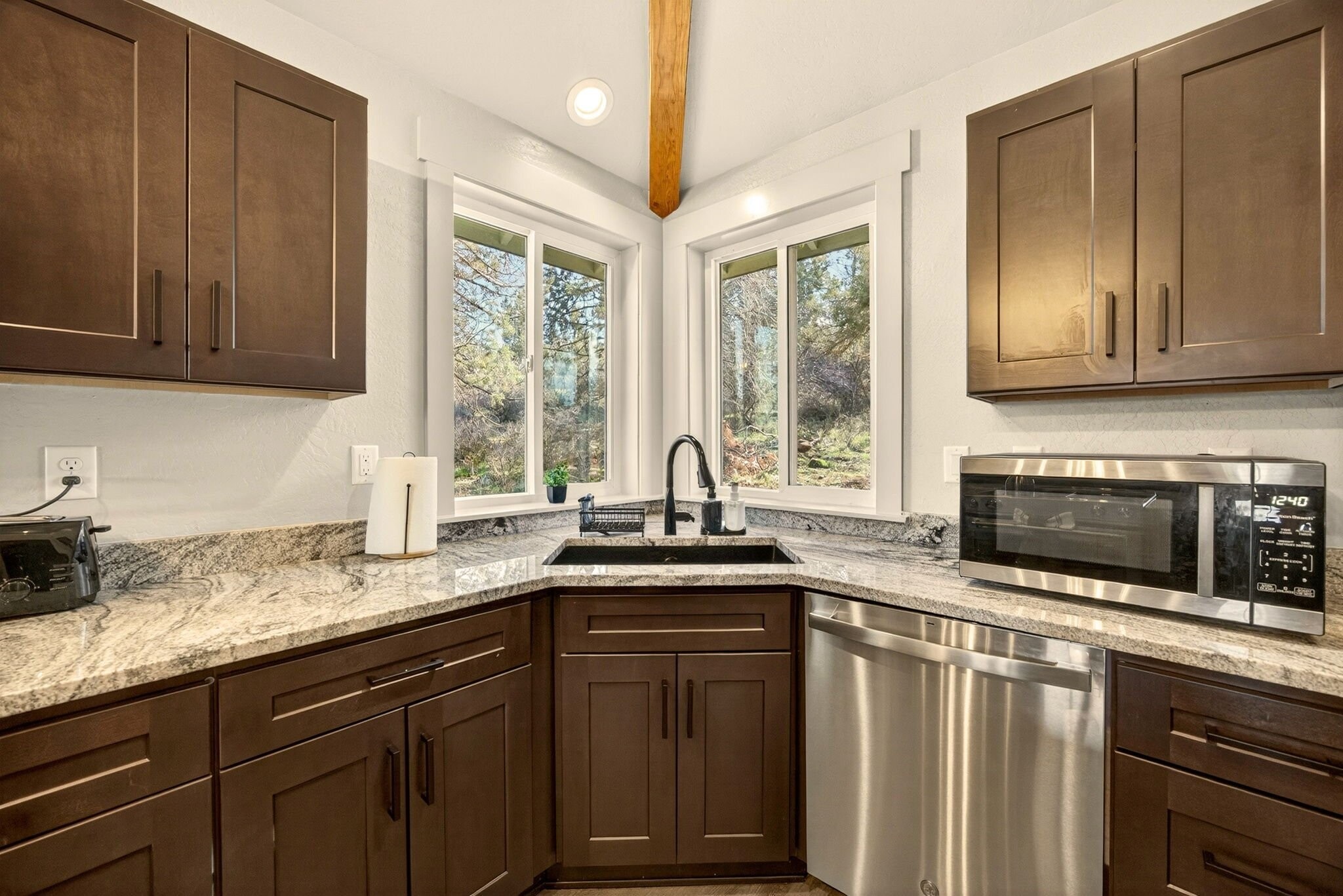Building Photo - 4715 Red Tail Dr