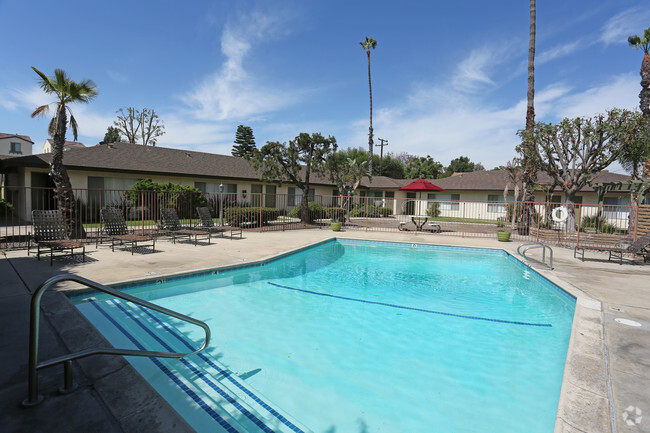 Primary Photo - El Cortez Apartments