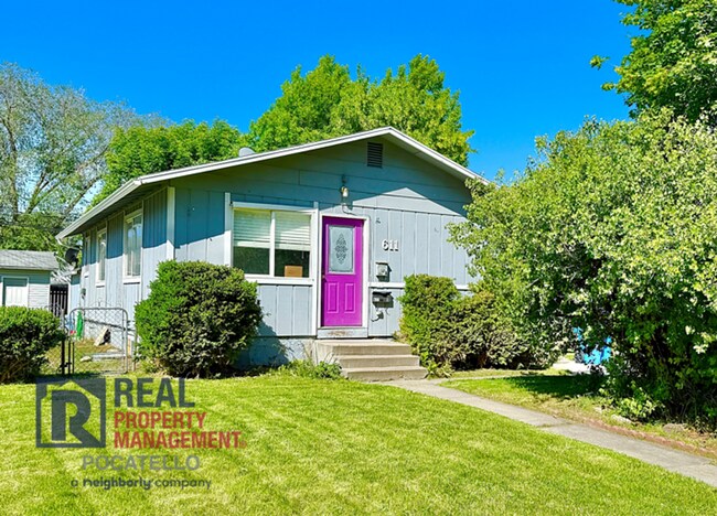 Building Photo - 611 N 11th Ave
