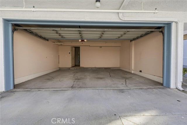 Building Photo - 200 N Catalina Ave