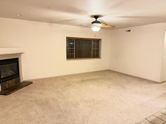 Building Photo - 1255 Wolf Hollow Ln