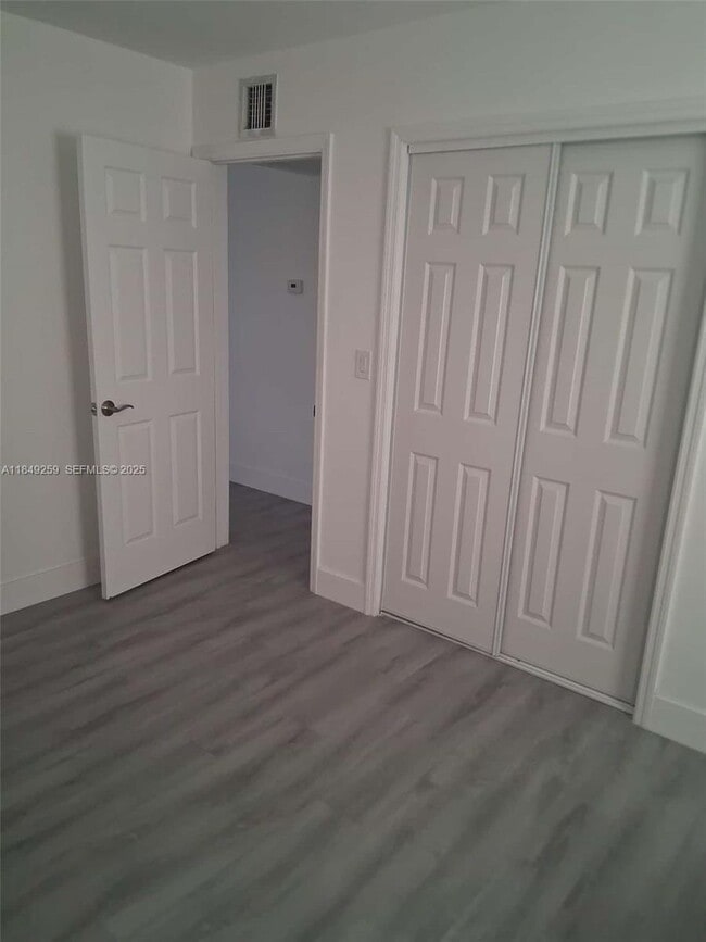 Building Photo - 400 NE 161st St