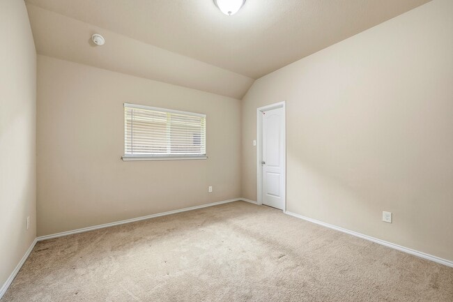 Building Photo - 7126 Whitlow Wonder Ln
