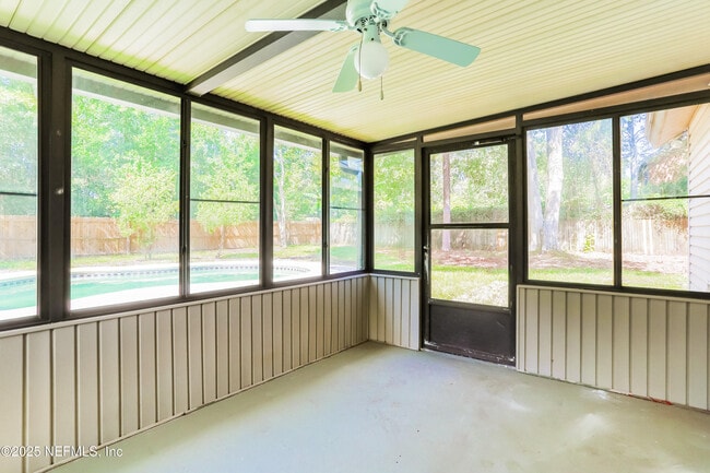 Building Photo - 8162 Cayuga Trail W