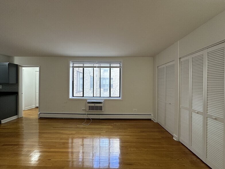 Building Photo - 1515 W Morse Ave