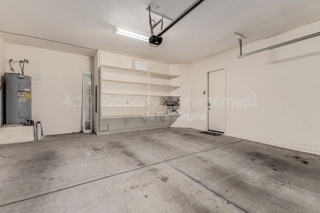 Building Photo - 1367 S Country Club Dr