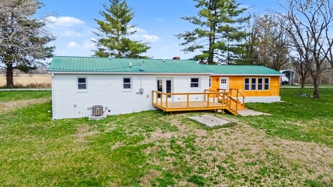 Building Photo - 6115 Zander Rd