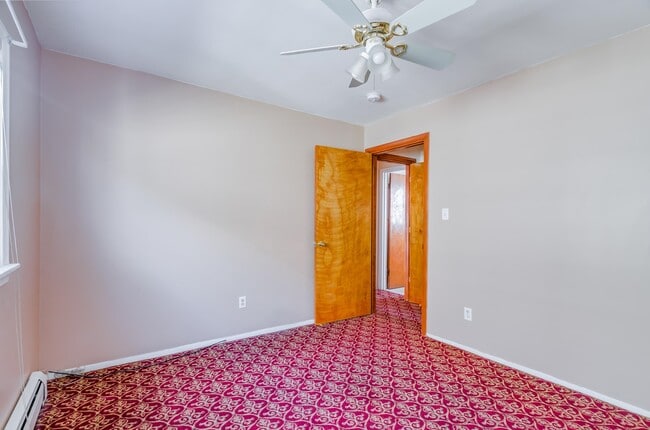 Building Photo - 129 Garfield Ave