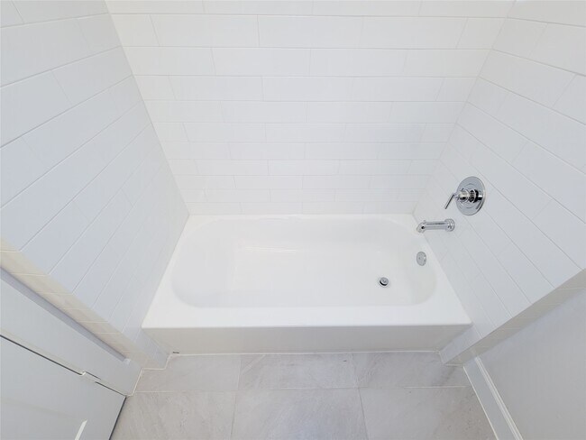 Building Photo - 845 Fisher St