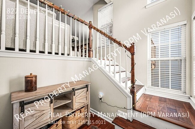 Building Photo - 827 Dewees Pl