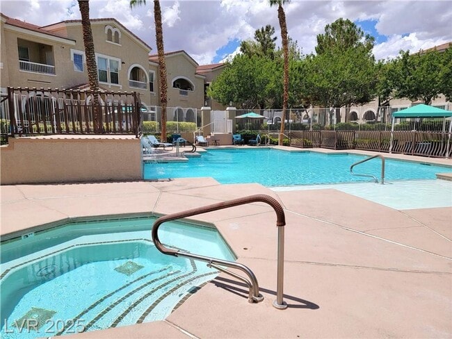 Building Photo - POPULAR FLOORPLAN IN A DESIREABLE GATED CO...