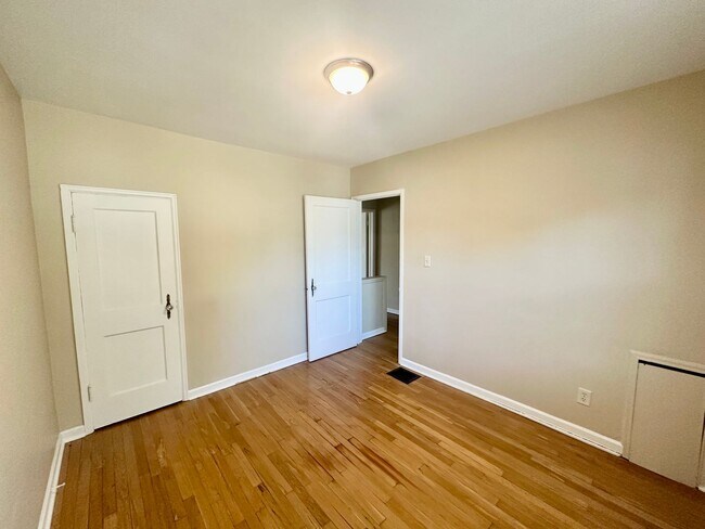 Building Photo - 230-232 W Pacemont